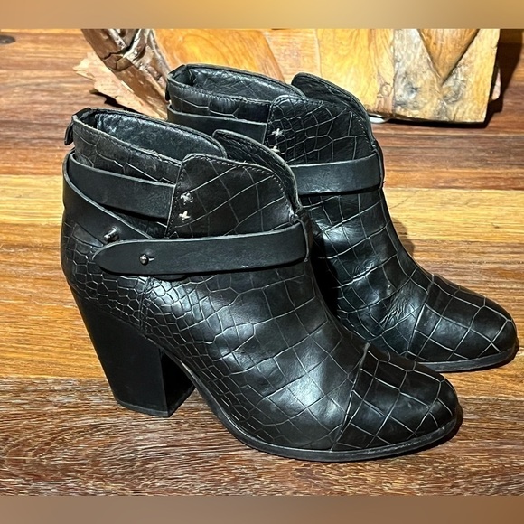 Rag & Bone Harrow Crocodile Embossed Leather Block Heel Ankle Boots - Picture 1 of 11